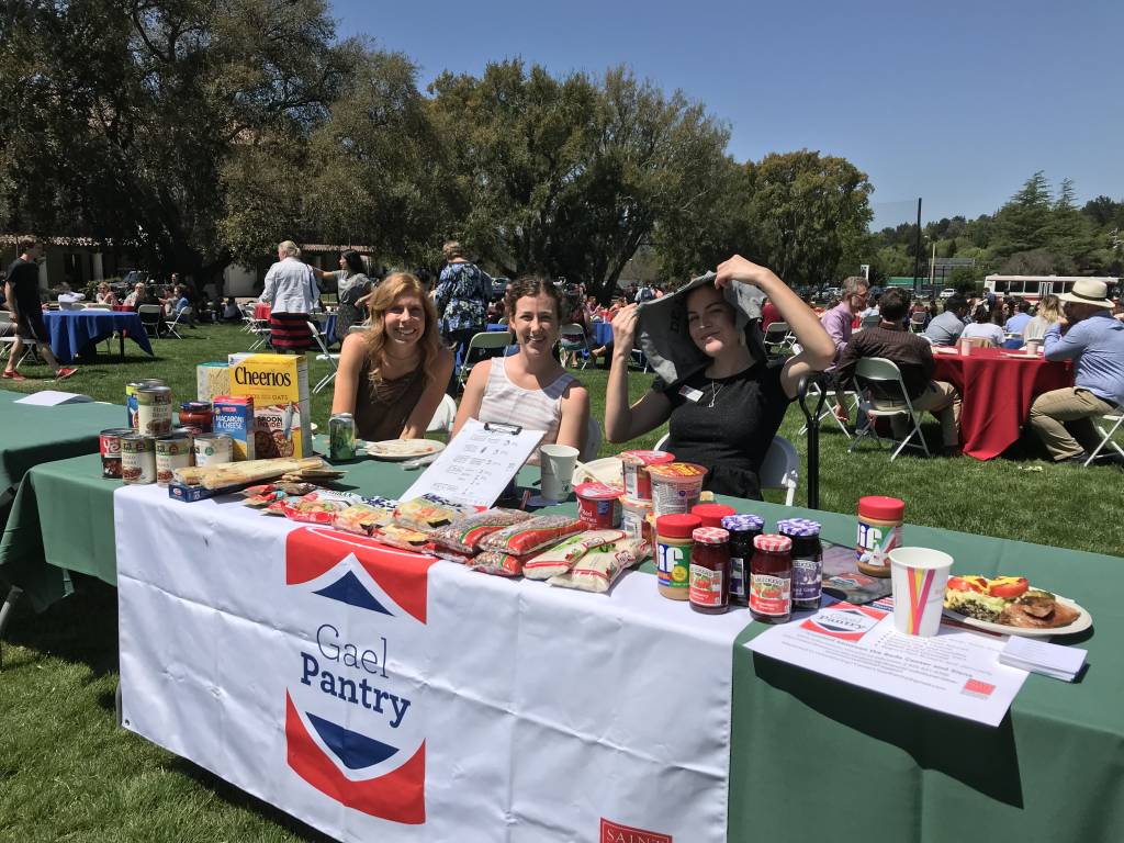 Image of Students at the GaelPantry Booth at a Campus Event