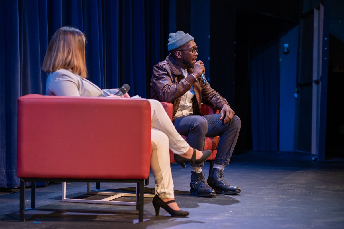 Mahershala Ali speaking to students