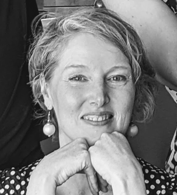 Headshot black and white photo of Prof. Lisa Manter