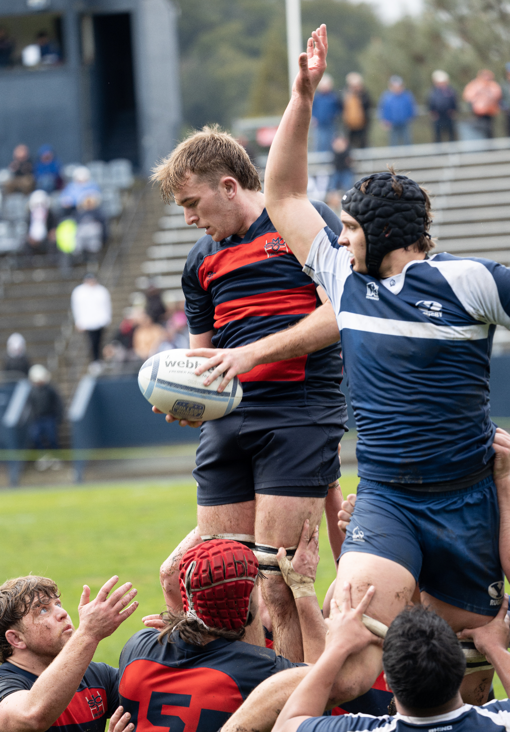 Cathal Cockley passing the ball 