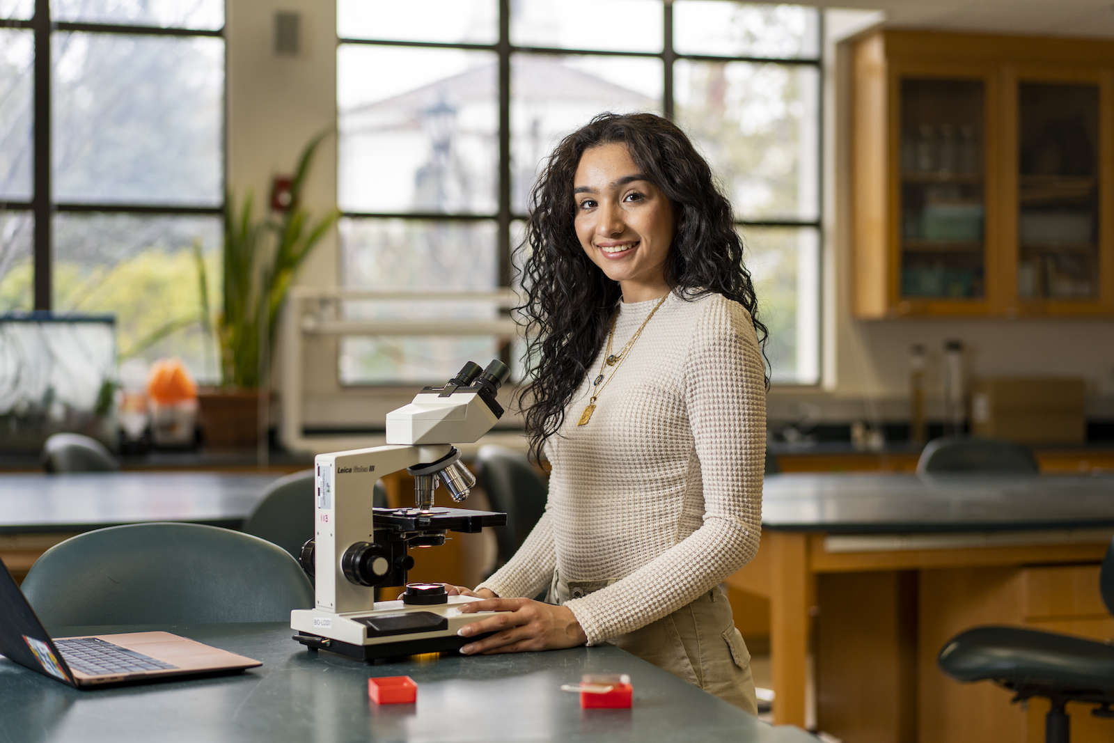 Mariam Samara working in the lab