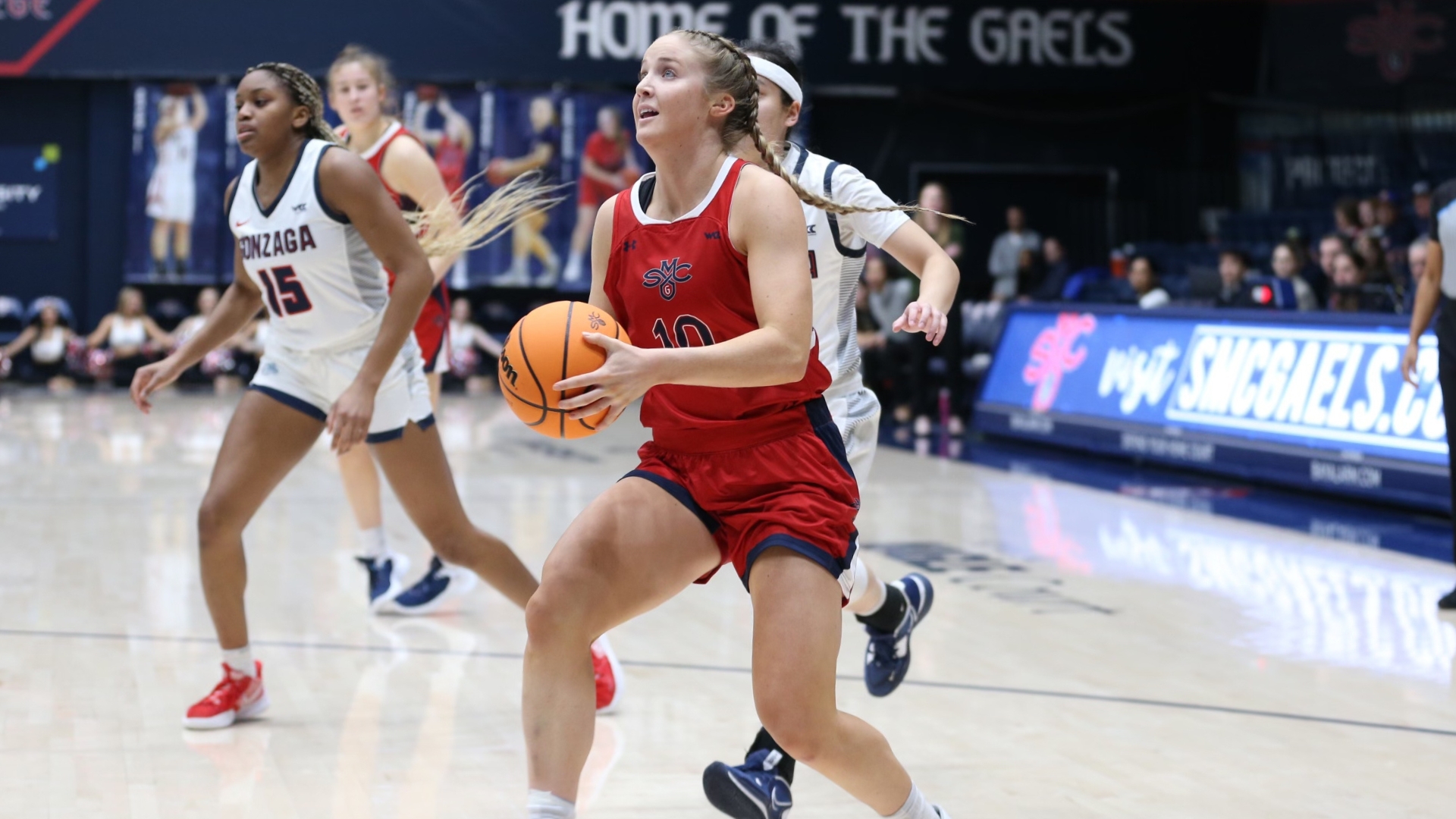 Tayla Dalton pulls up against Gonzaga