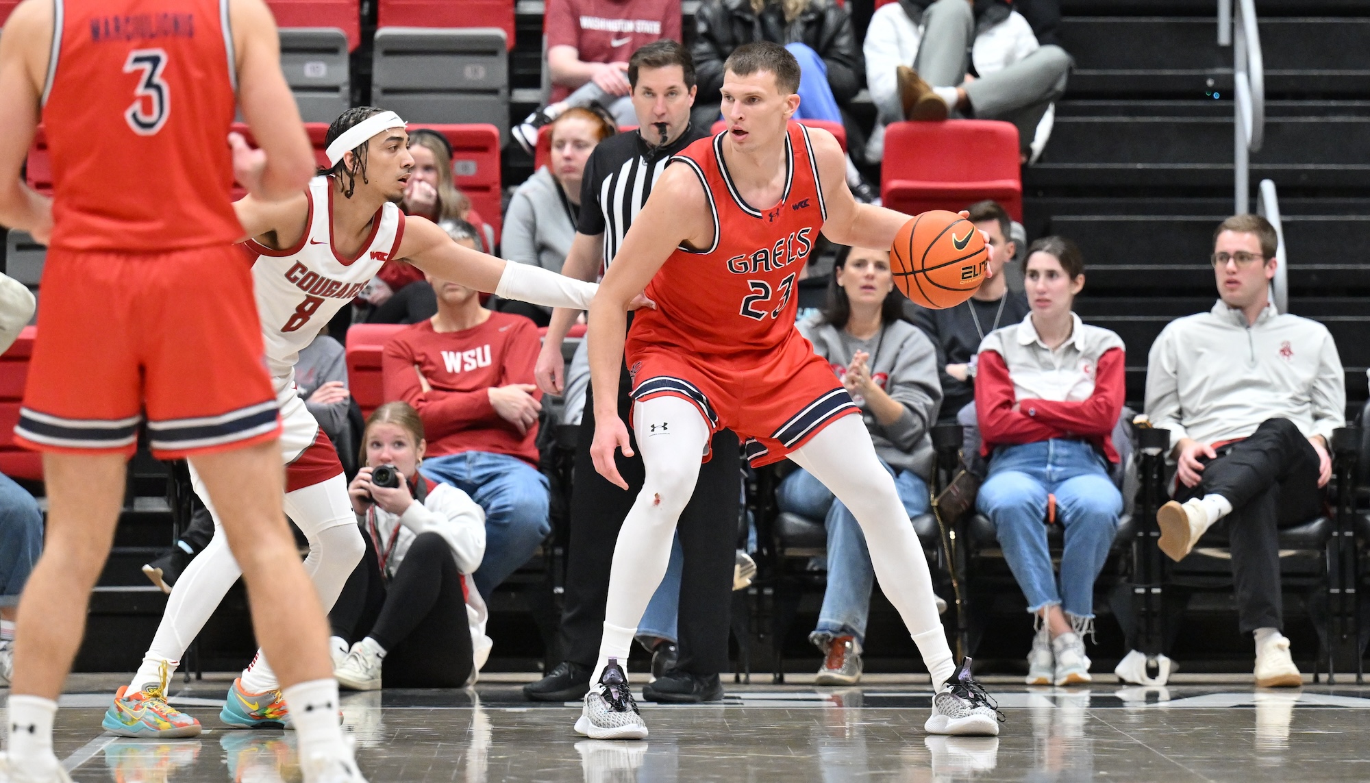 Men's Basketball Player Paulius Murauskas drives against WSU in January 2025