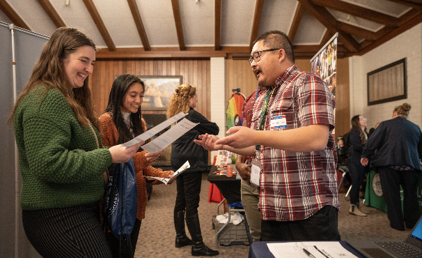 Students at an SMC career fair