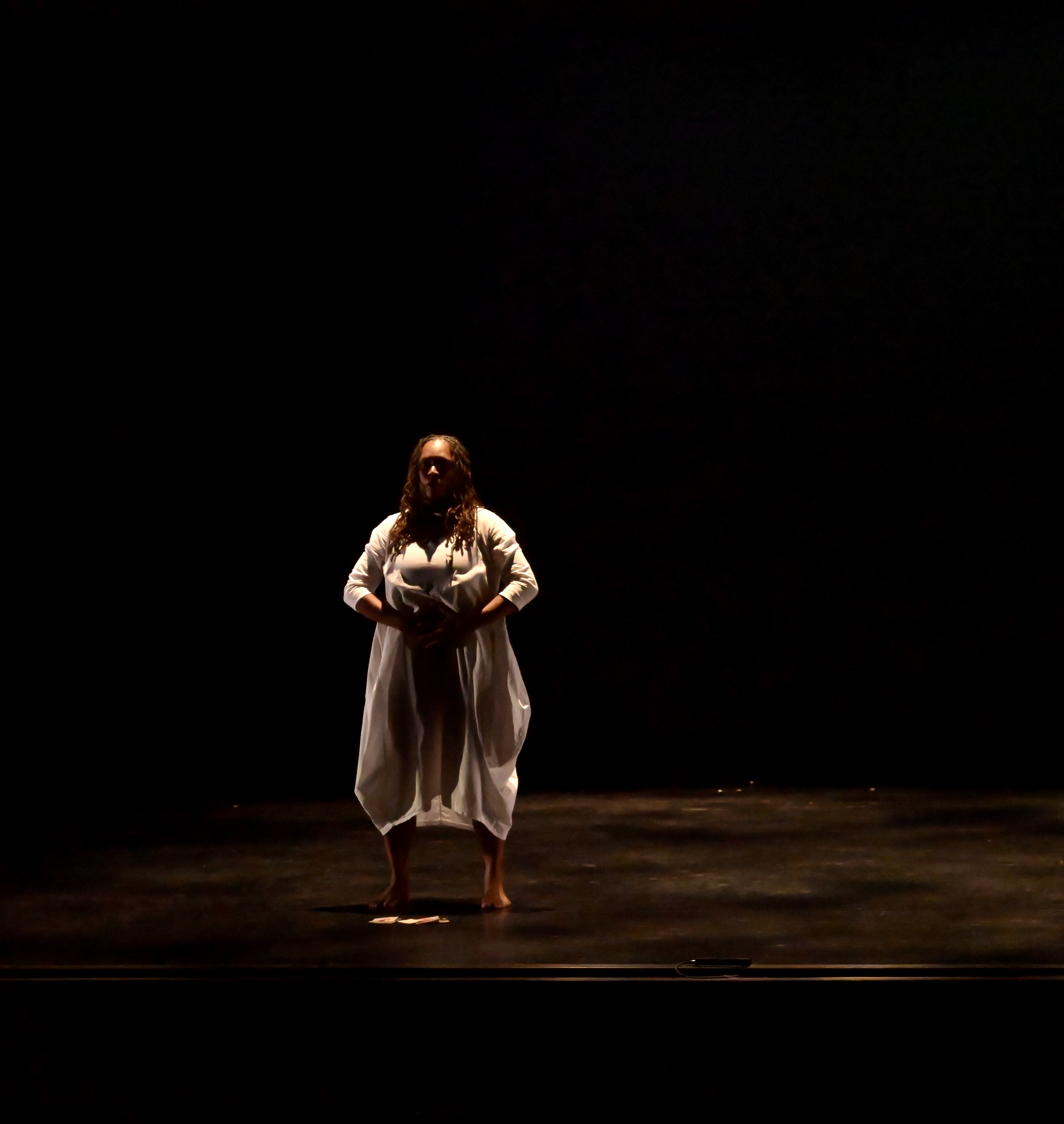 Image of Bobi Lott performing