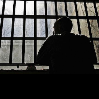 prisoner silhouette 