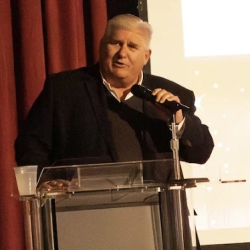 Saint Mary's President Roger Thompson at podium at Pat Vincent Dinner 2025