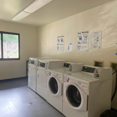 Ageno B laundry room*
