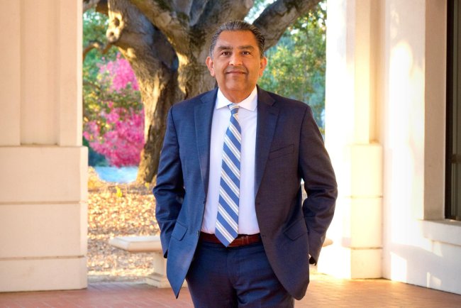 Isidro Farias, Vice President for Facilities Services