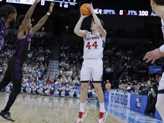 Men's basketball player Alex Ducas shoots against GCU in 2024 NCAA Tournament