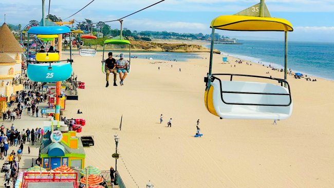 Beachfront Views:  Naomi Houston ‘28 captures this vibrant ocean front image while riding the sky glider cable ride at the Santa Cruz Beach Boardwalk. / Photo courtesy of Naomi Houston ‘28