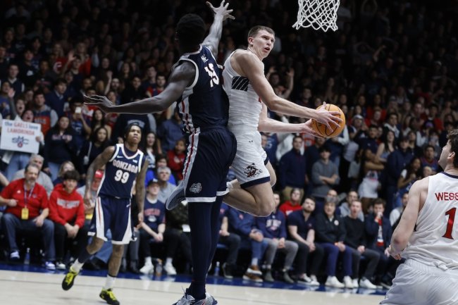 men's basketball player Paulius Marauskas shoots against Gonzaga on February 1, 2025