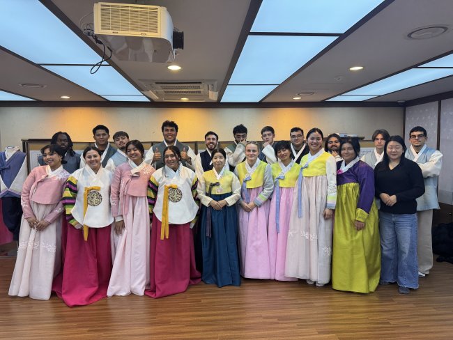 Students in South Korean studio