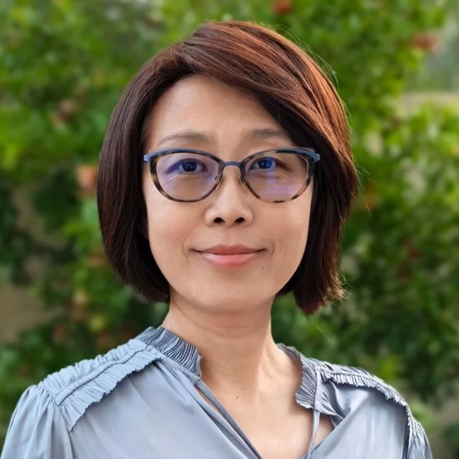 headshot photo of saint mary's professor yuan li