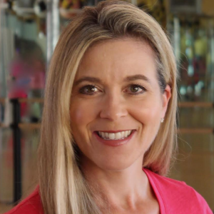 neeley silberman headshot, pink shirt