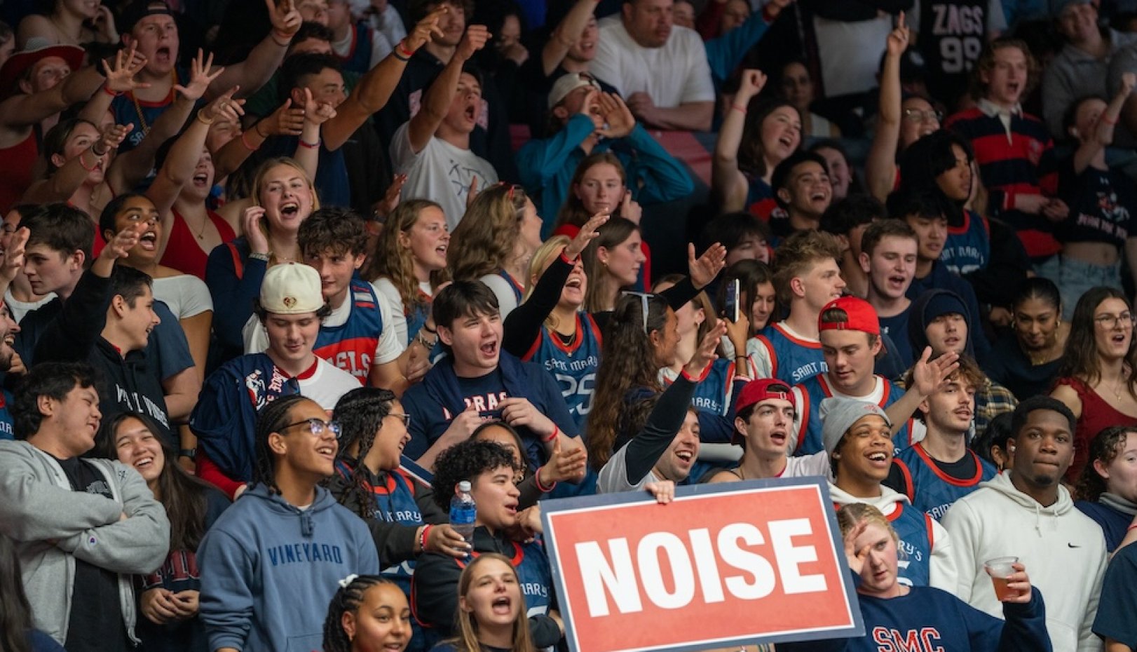 students cheer at SMC vs Gonzaga game