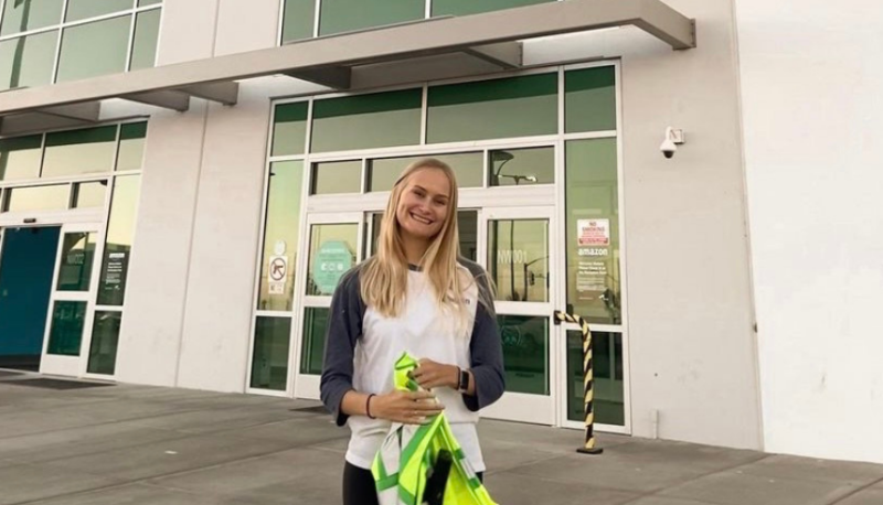 Emma Weyrauch in front of Amazon headquarters