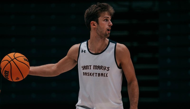 Augustas Marciulionis on the court