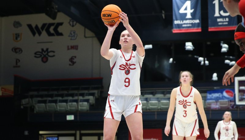 Women's basketball player Maia Jones shoots against Santa Clara in January 2024