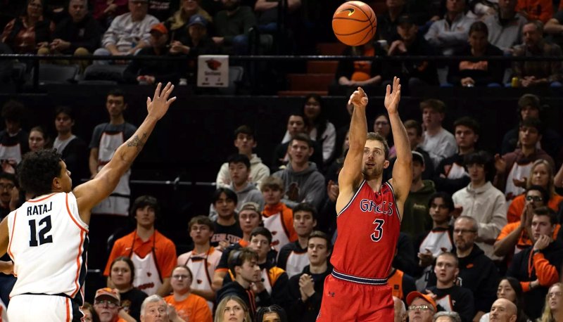 Men's basketball player Augustas Marciulionis shoots against Oregon State on February 8, 2025