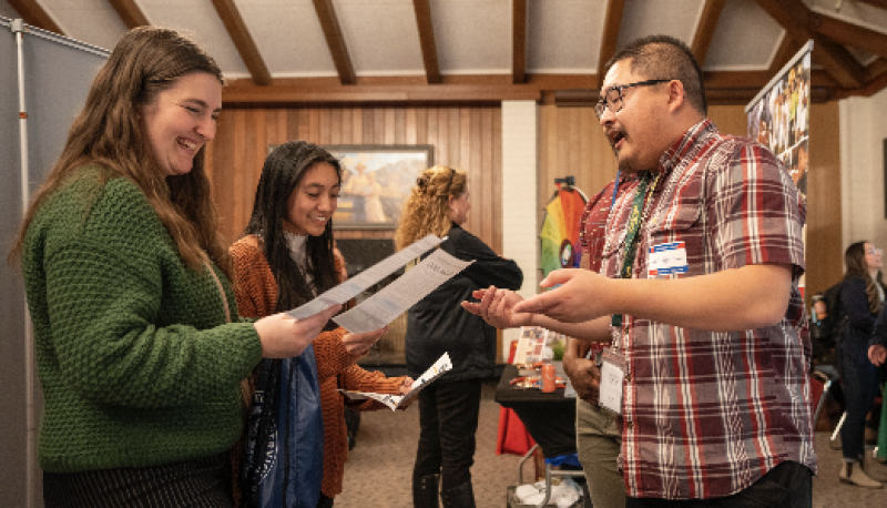 Students at an SMC career fair