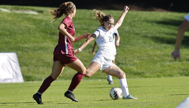 Women's Soccer player Brianna Silvetti kicks against Santa Clara on Nov. 8, 2025