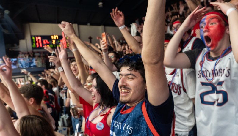 Fans cheer at SMC vs Gonzaga game 2026
