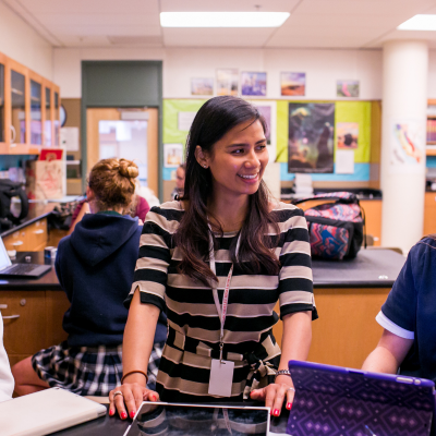 A KSOE graduate teaching a lab