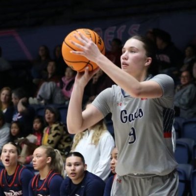 Women's basketball player Maia Jones shoots against Pepperdine in February 2024