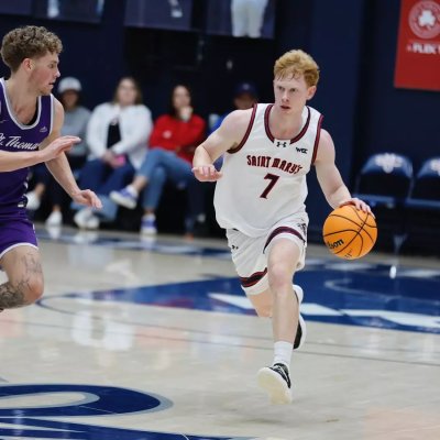 Joshua Dent drives against St. Thomas on November 3, 2025