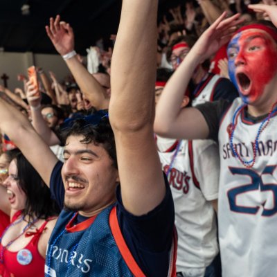 Fans cheer at SMC vs Gonzaga game 2026