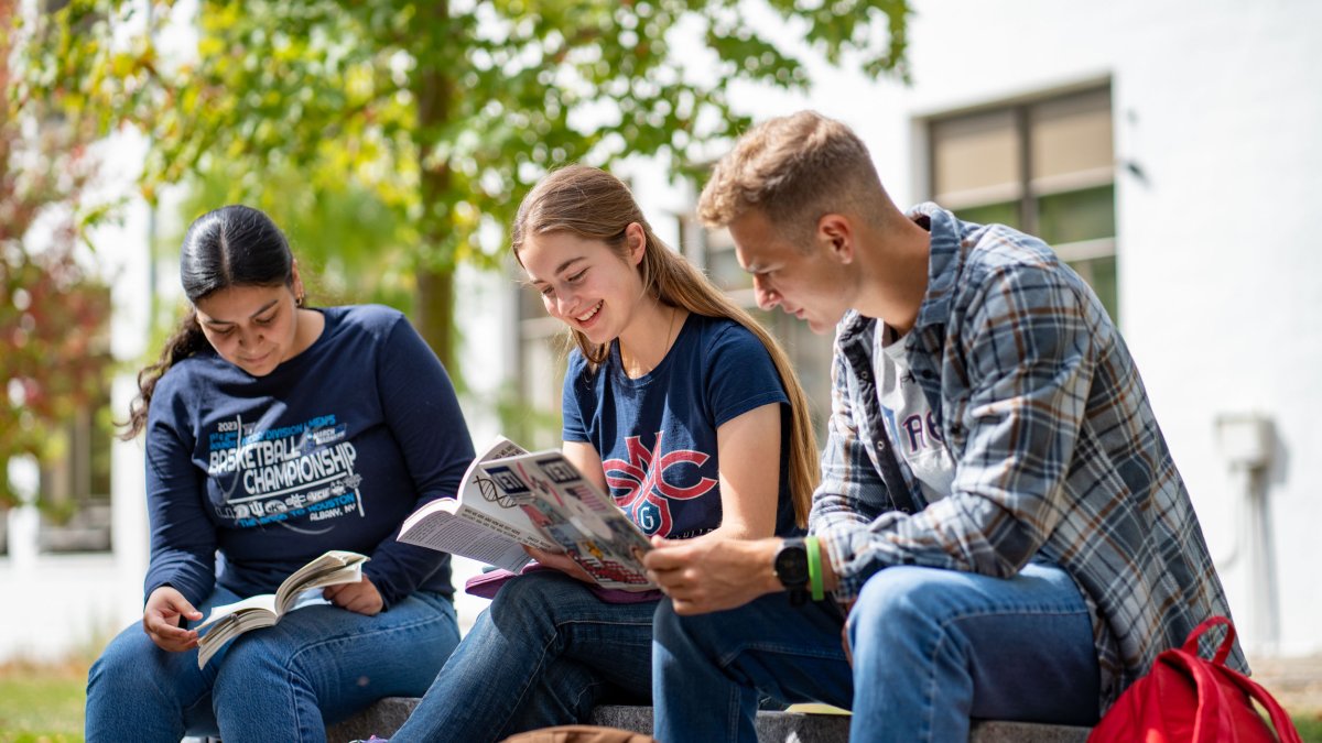 Genetics students outside